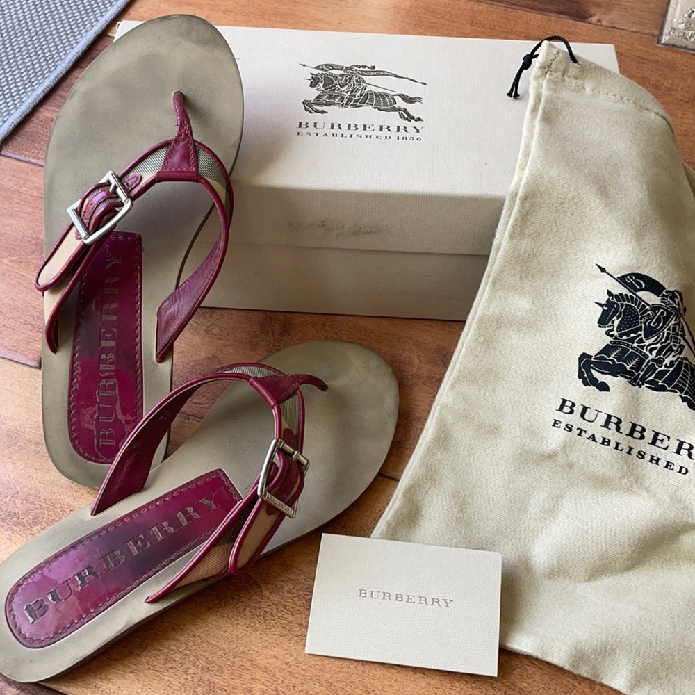 BURBERRY Leather Sandal
